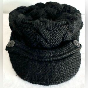 Nirvanna Hand Knit Black Newsboy Cap OSFM – Cozy Textured Button-Accent Hat